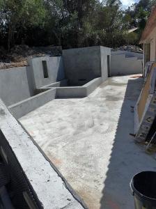 Terrasse mur banchee piscine